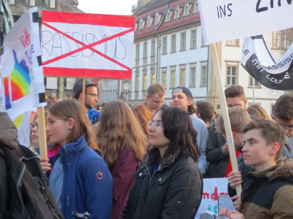 Bunt gegen Rassismus