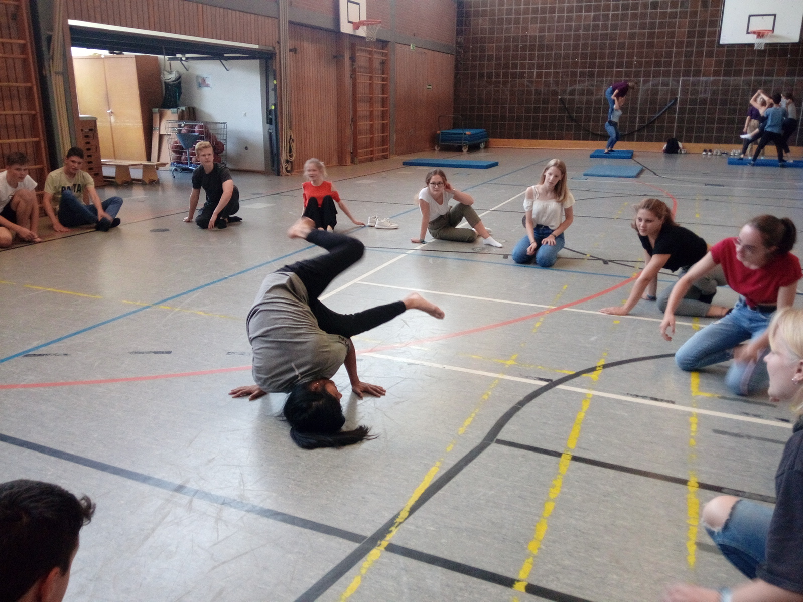 Breakdance, Jonglieren und Akrobatik mit "Las Agüizotes"