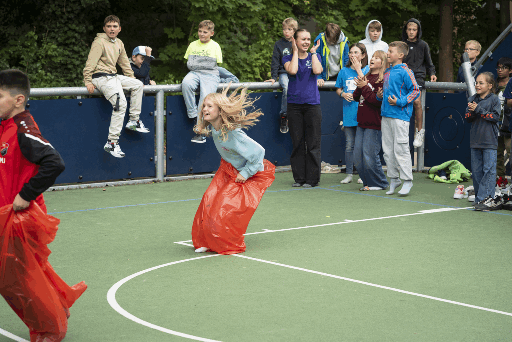 Spa&szlig;, Spannung, Gemeinschaft: Die Schulhausrallye