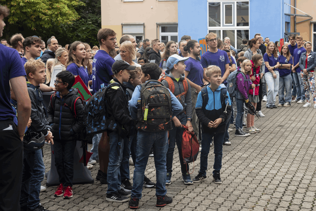 Erster Schultag f&uuml;r rund 180 F&uuml;nftkl&auml;ssler am ASG