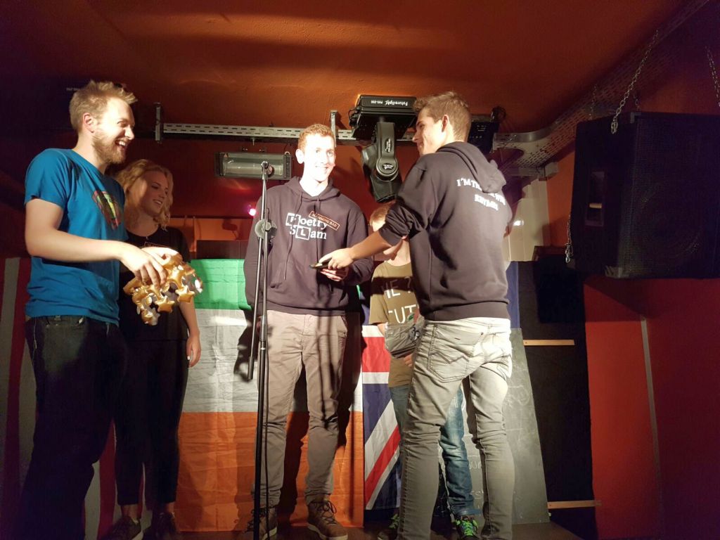 &bdquo;I&rsquo;m the one who rhymes&ldquo;