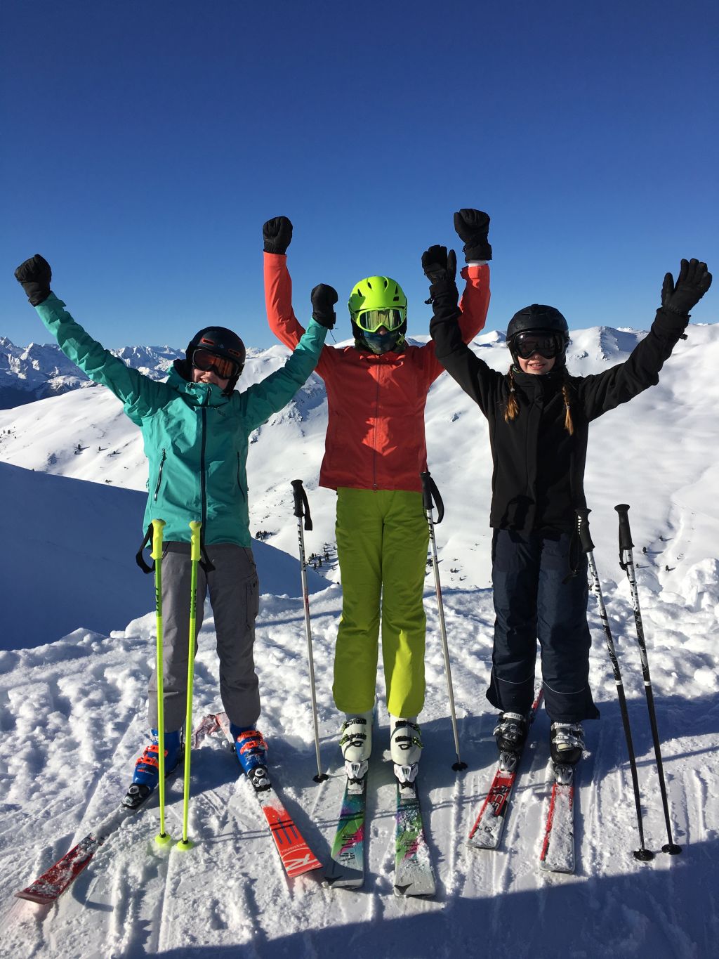 "Gl&uuml;ckliche Sch&uuml;ler bei der Arbeit"