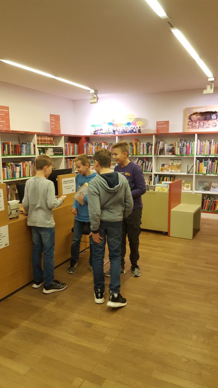 Mit James Bond durch die Stadtbibliothek