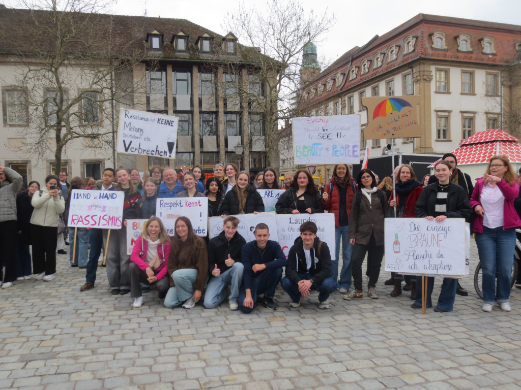 Bunt gegen Rassismus-Demo