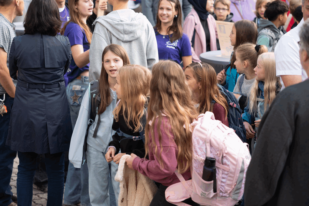 Ein herzliches Willkommen f&uuml;r 172 F&uuml;nftkl&auml;ssler am ASG