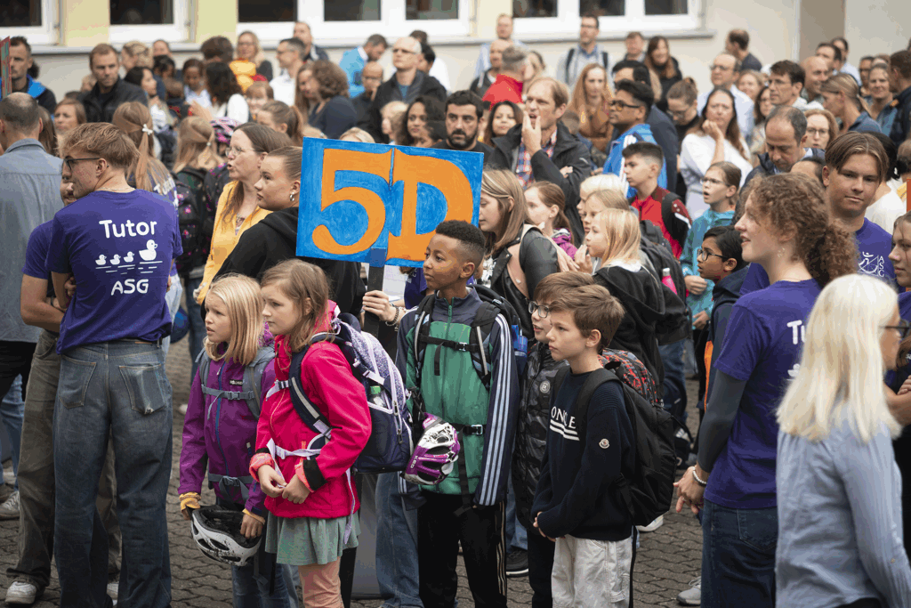 Erster Schultag f&uuml;r rund 180 F&uuml;nftkl&auml;ssler am ASG