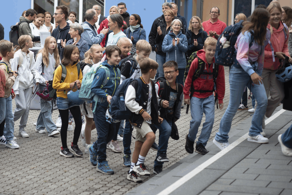 Erster Schultag f&uuml;r rund 180 F&uuml;nftkl&auml;ssler am ASG