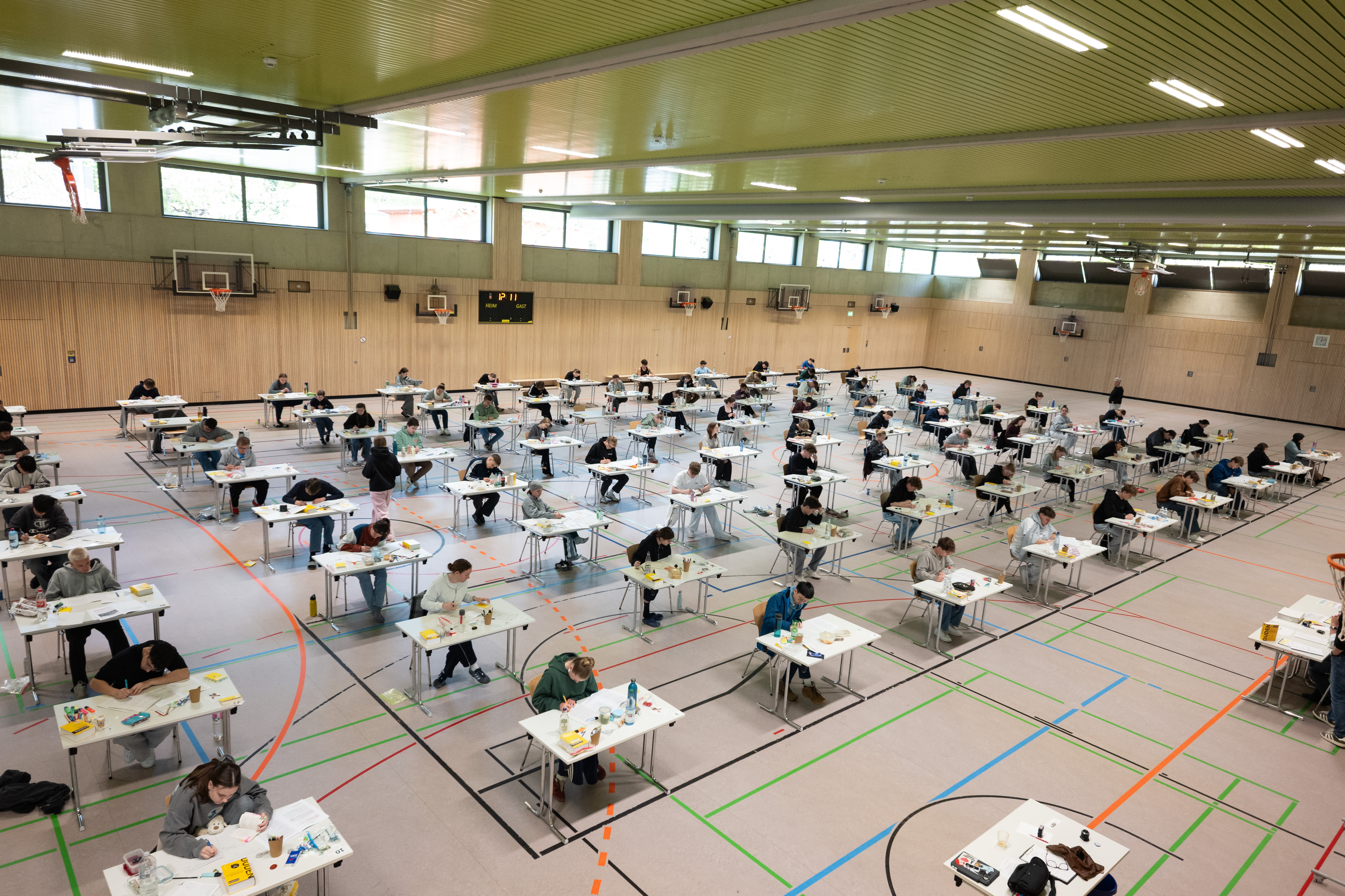 Erster Jahrgang des neunj&auml;hrigen Gymnasiums schreibt Abitur am ASG - Pr&uuml;fungstag Deutsch