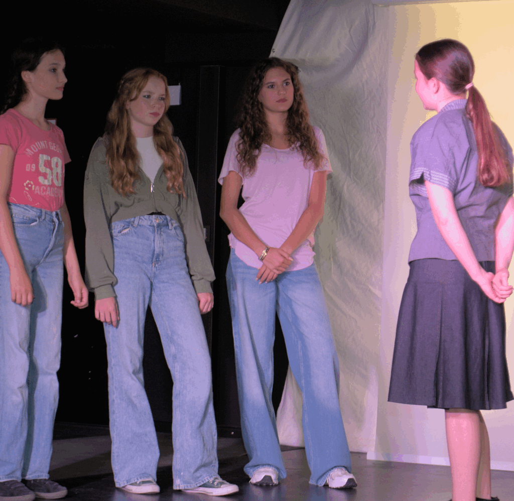 &bdquo;Familiengeschichten&ldquo;  Auff&uuml;hrung des Mittelstufentheaters am 9.7.25