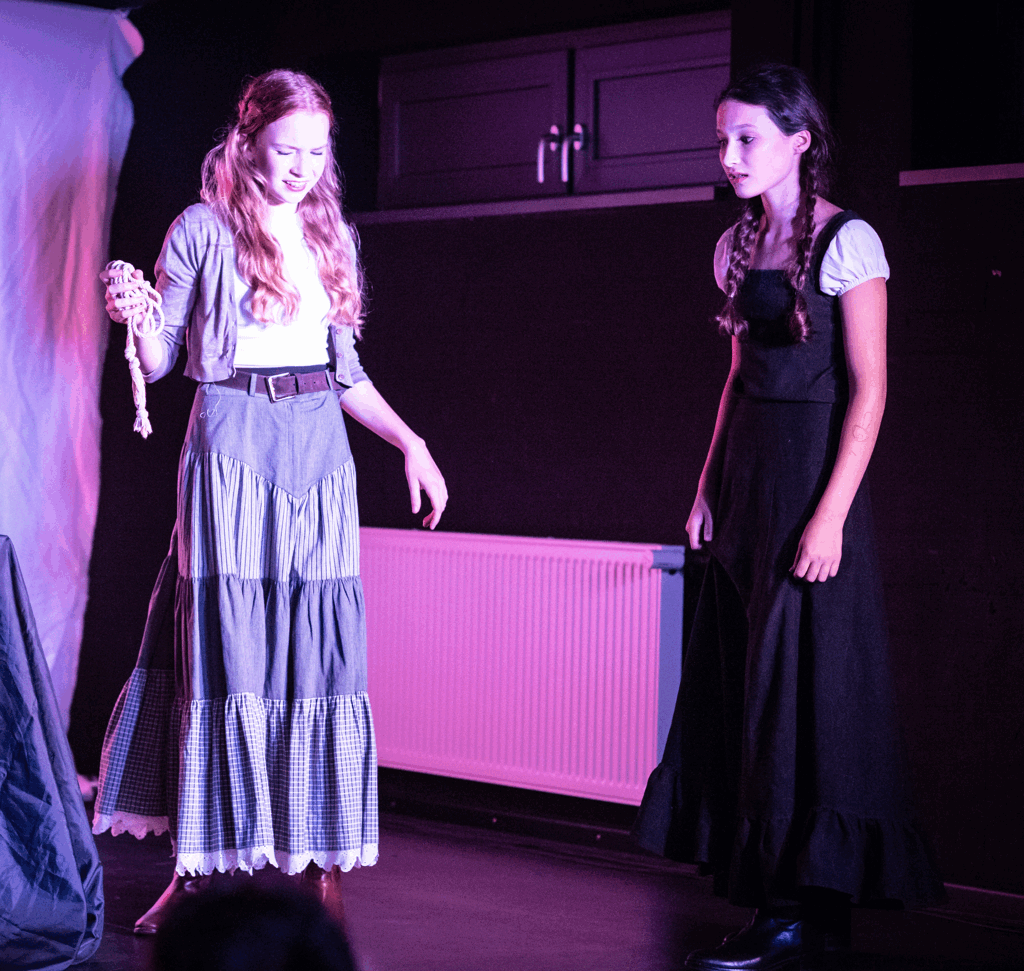 &bdquo;Familiengeschichten&ldquo;  Auff&uuml;hrung des Mittelstufentheaters am 9.7.25