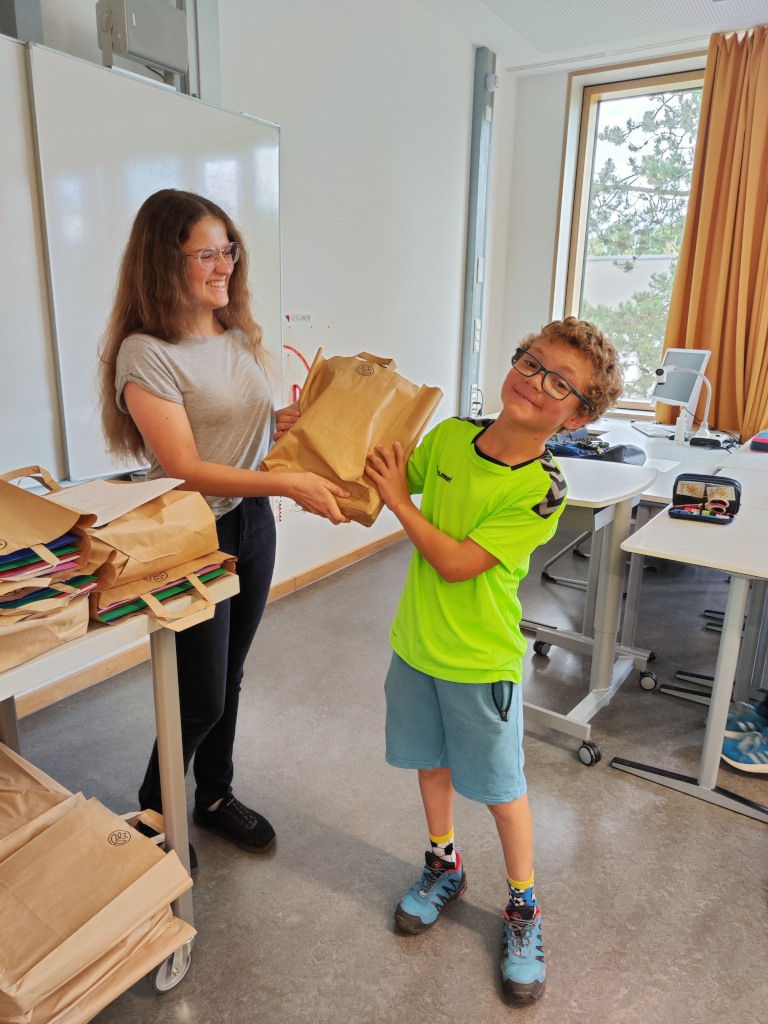 Herzlich Willkommen... (ASG Schulshop)