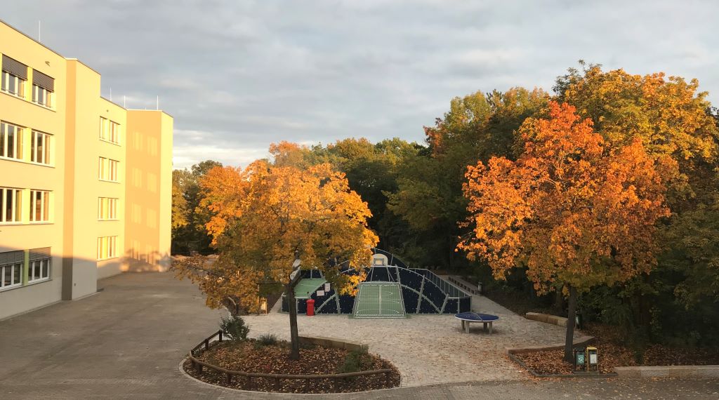 Impressionen vom herbstlichen Pausenhof