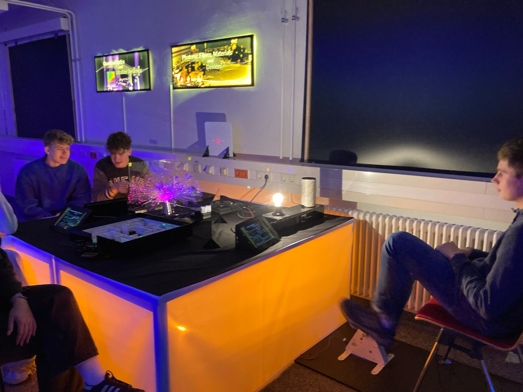 &bdquo;panOPTICUM&ldquo; &ndash; Photonik und optische Technologien zum Anfassen!