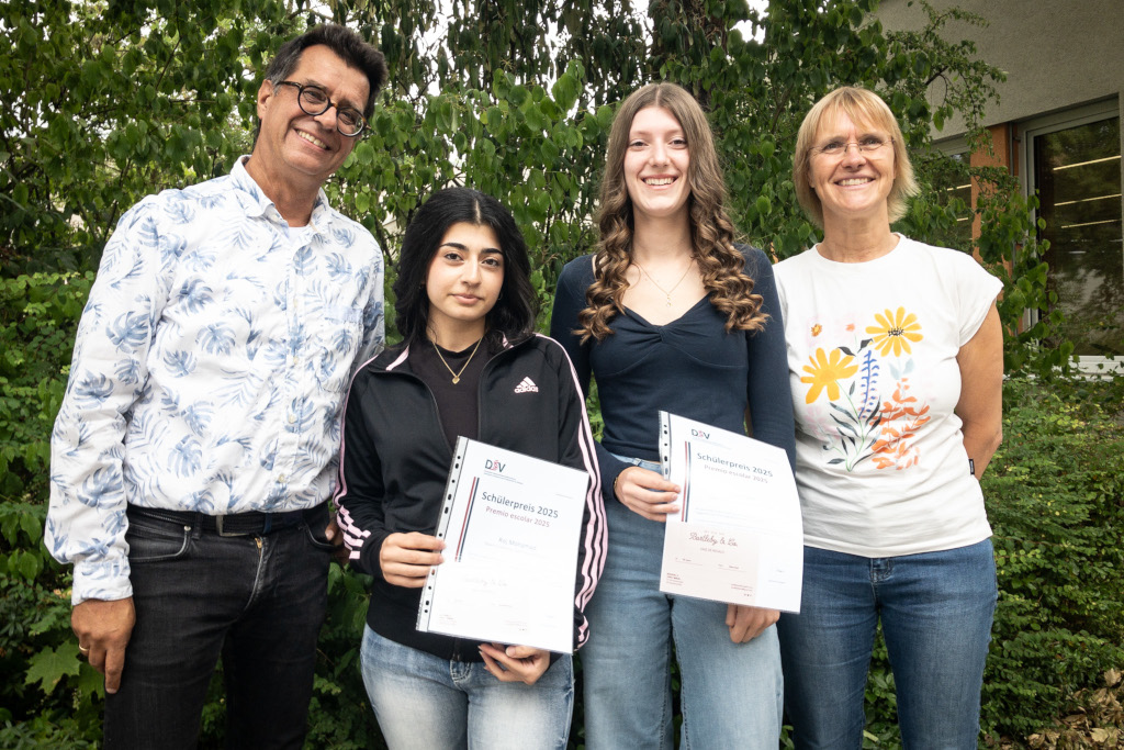 Reguet&oacute;n trifft Wissenschaftswoche: Sch&uuml;lerinnen gewinnen mit Podcasts