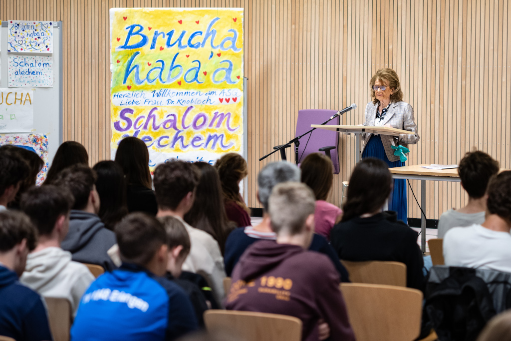 Verfolgt und versteckt- ein Besuch von Dr. Charlotte Knobloch