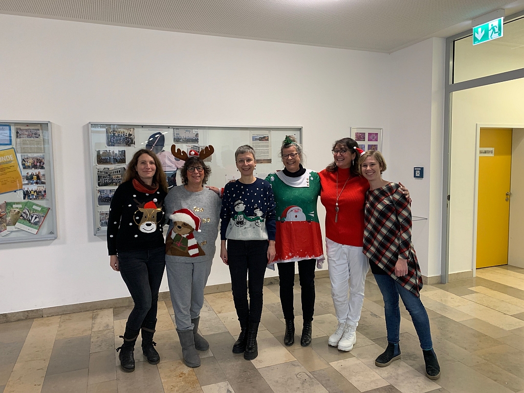 Weihnachten l&auml;sst gr&uuml;&szlig;en